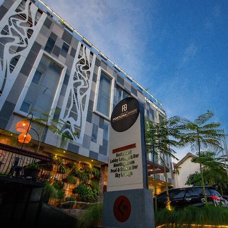 Hotel Fortunagrande Malioboro Джок'якарта Екстер'єр фото